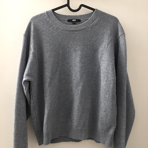Uniqlo premium lambswool crew neck sweater